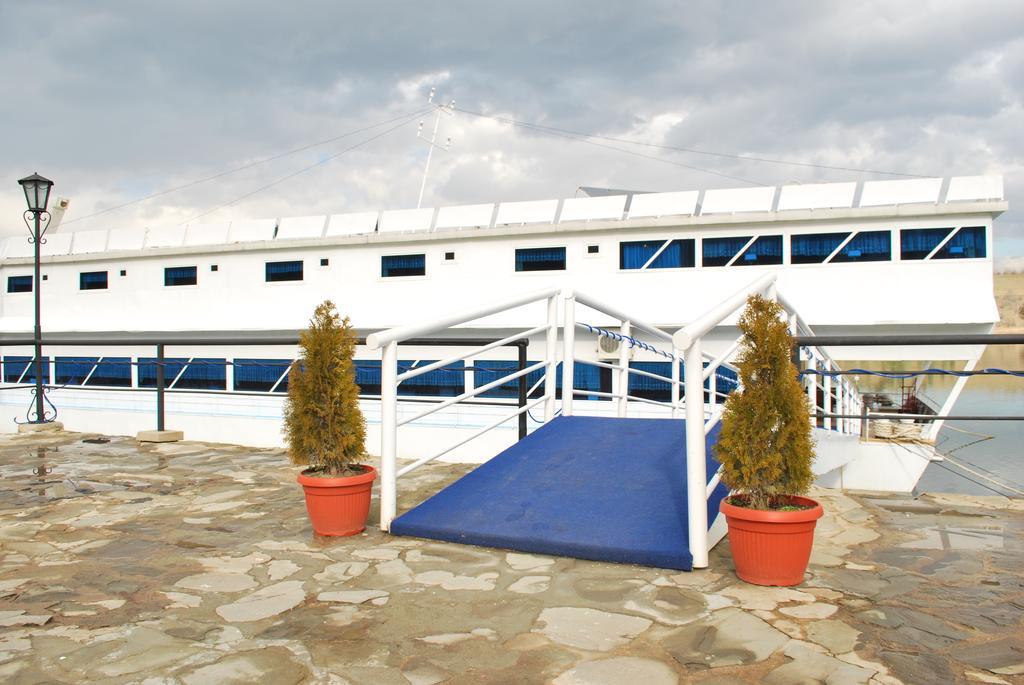 Hotel Brod Panini Veles Exterior foto
